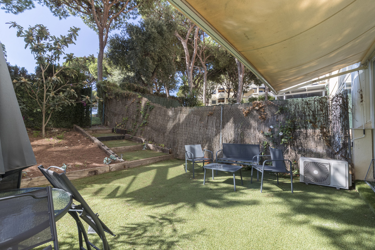 Apartamentos de 2 dormitorios en venta en Calahonda – R5185507