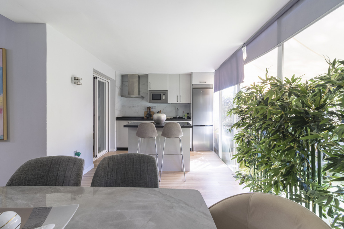 Apartamentos de 2 dormitorios en venta en Calahonda – R5185507