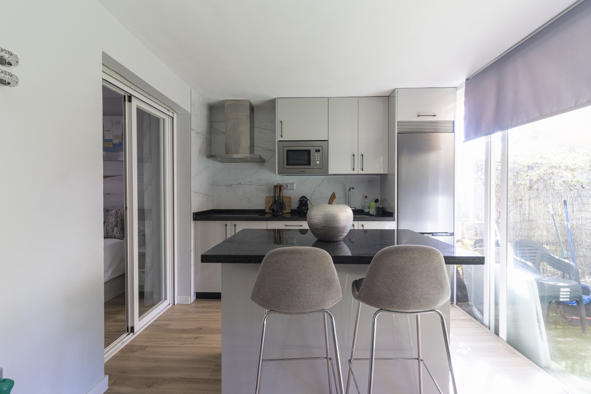 Apartamentos de 2 dormitorios en venta en Calahonda – R5185507