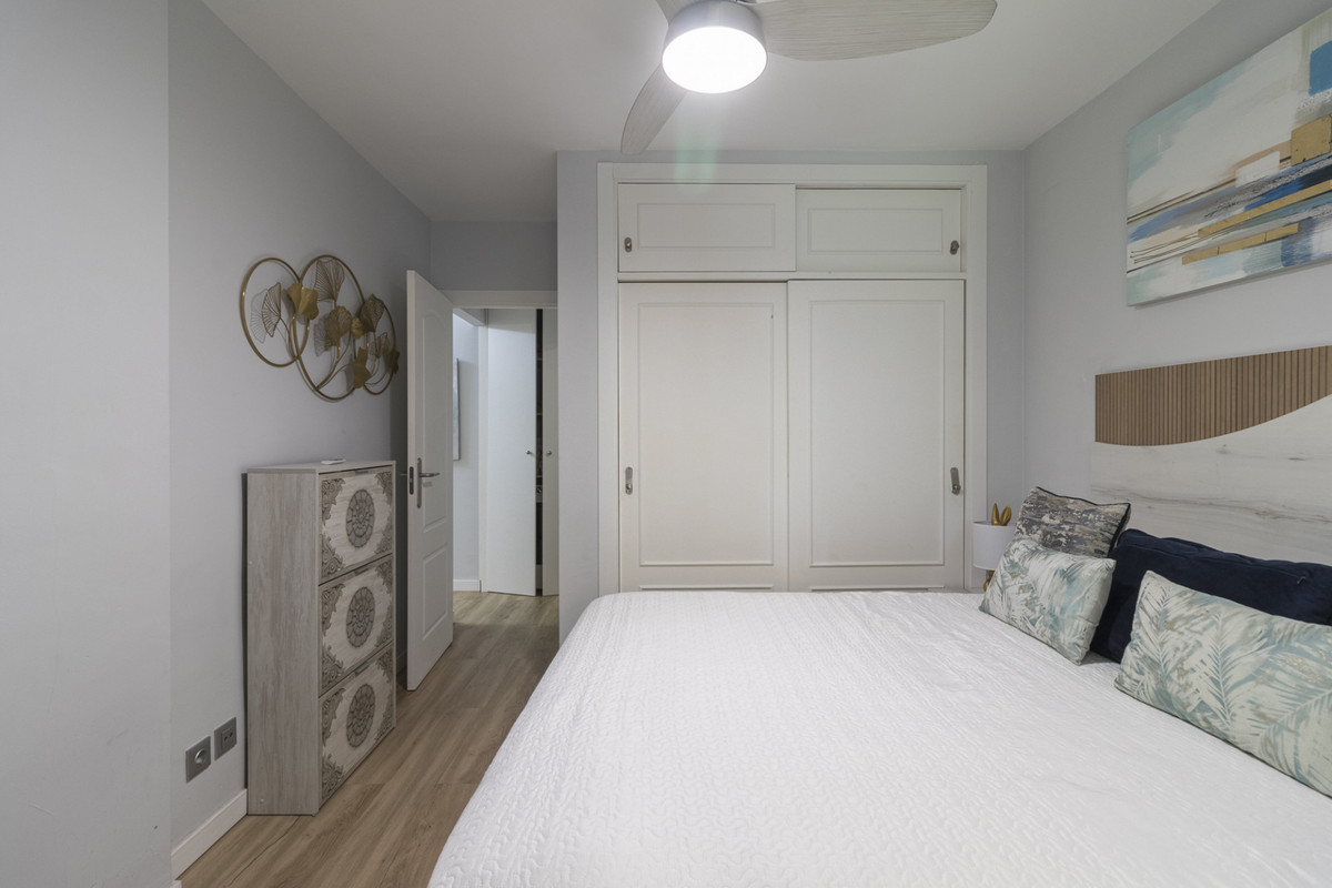 Apartamentos de 2 dormitorios en venta en Calahonda – R5185507