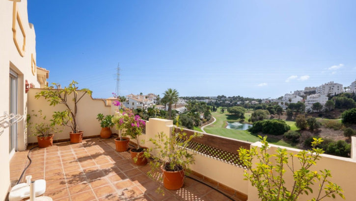 Aticos de 3 dormitorios en venta en Miraflores – R5199952 en 