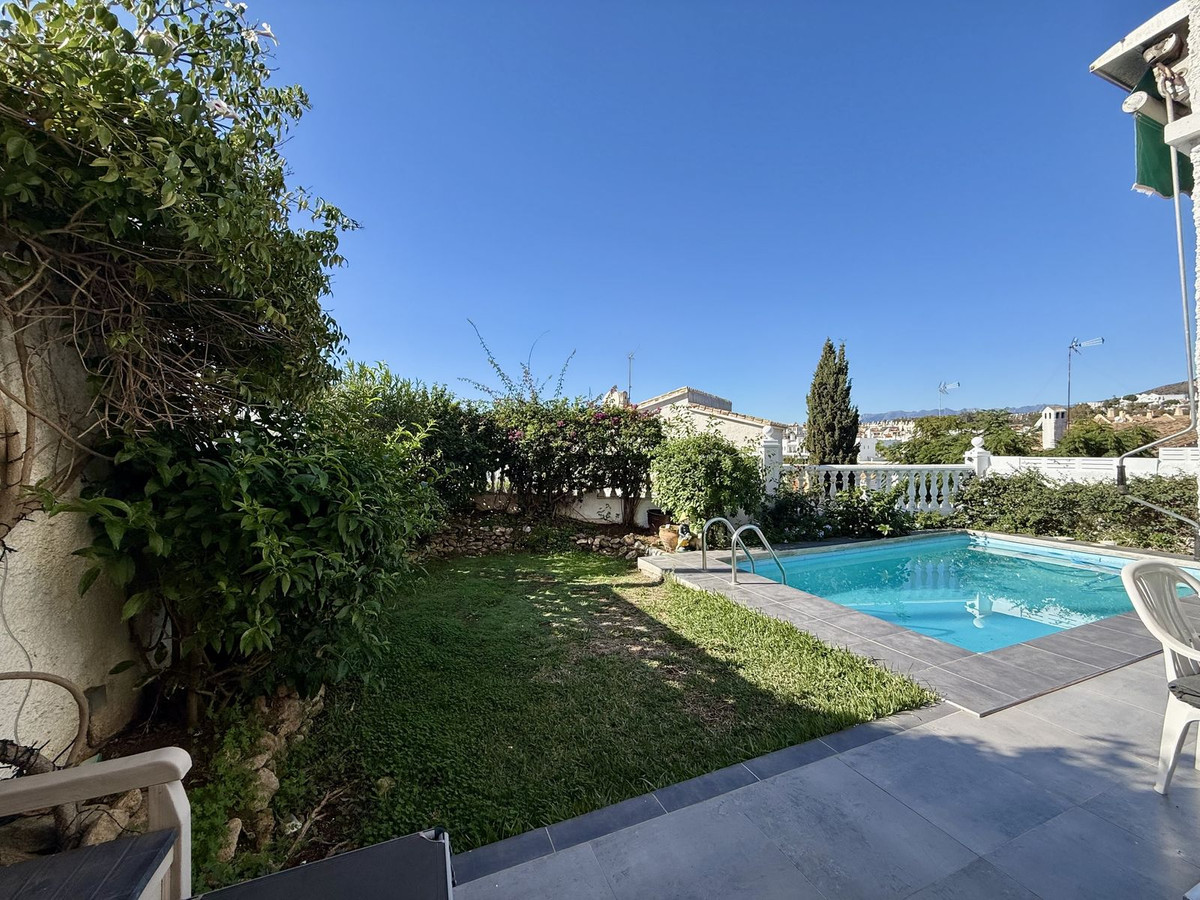 3 bedroom Semi-detached for sale in Calypso – R5232271