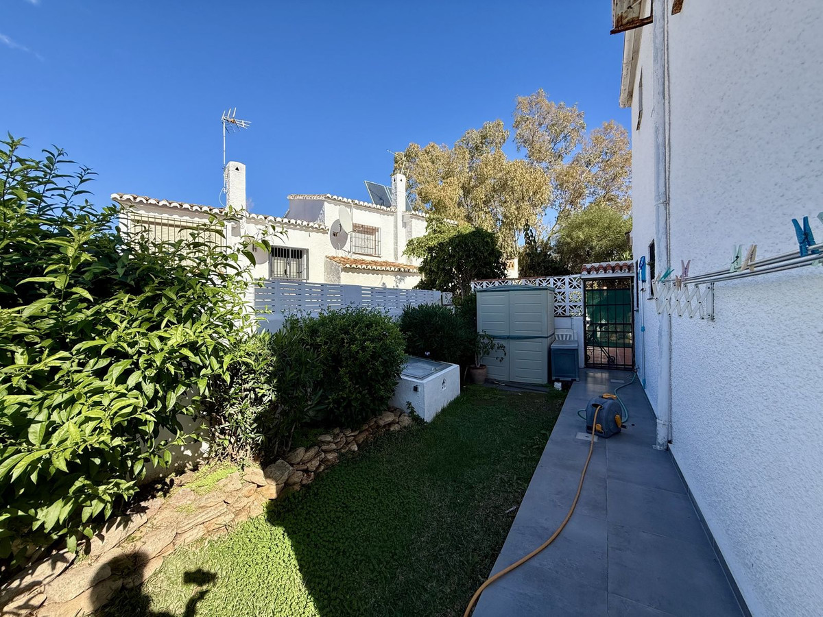 3 bedroom Semi-detached for sale in Calypso – R5232271