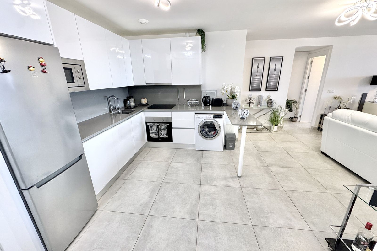 3 bedroom Apartments for sale in La Cala de Mijas – R5274904