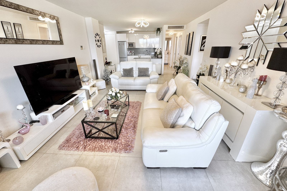 3 bedroom Apartments for sale in La Cala de Mijas – R5274904