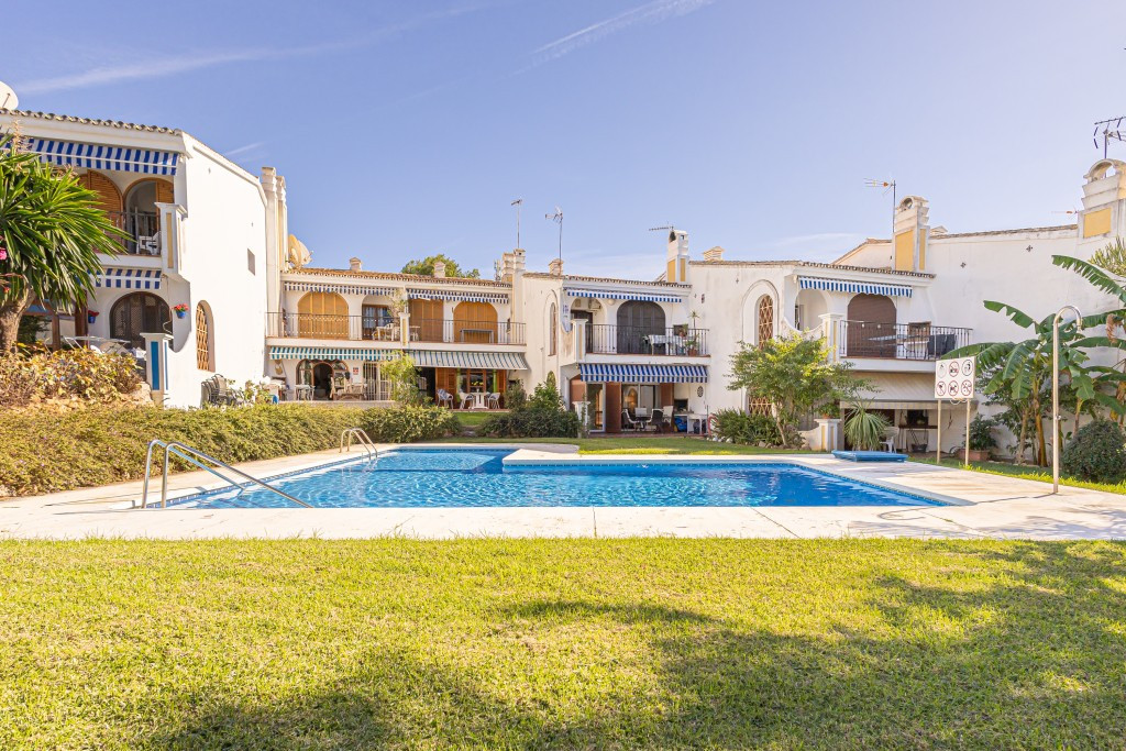 3 bedroom Apartments for sale in Riviera del Sol – R5252569