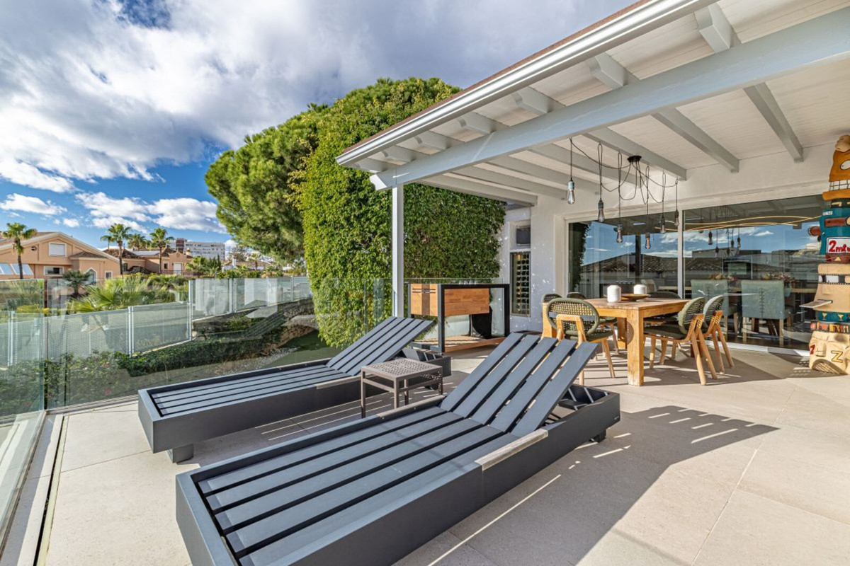 5 bedroom Villas for sale in Las Chapas – R5255731 5 bedroom Villas for sale in Las Chapas – R5255731