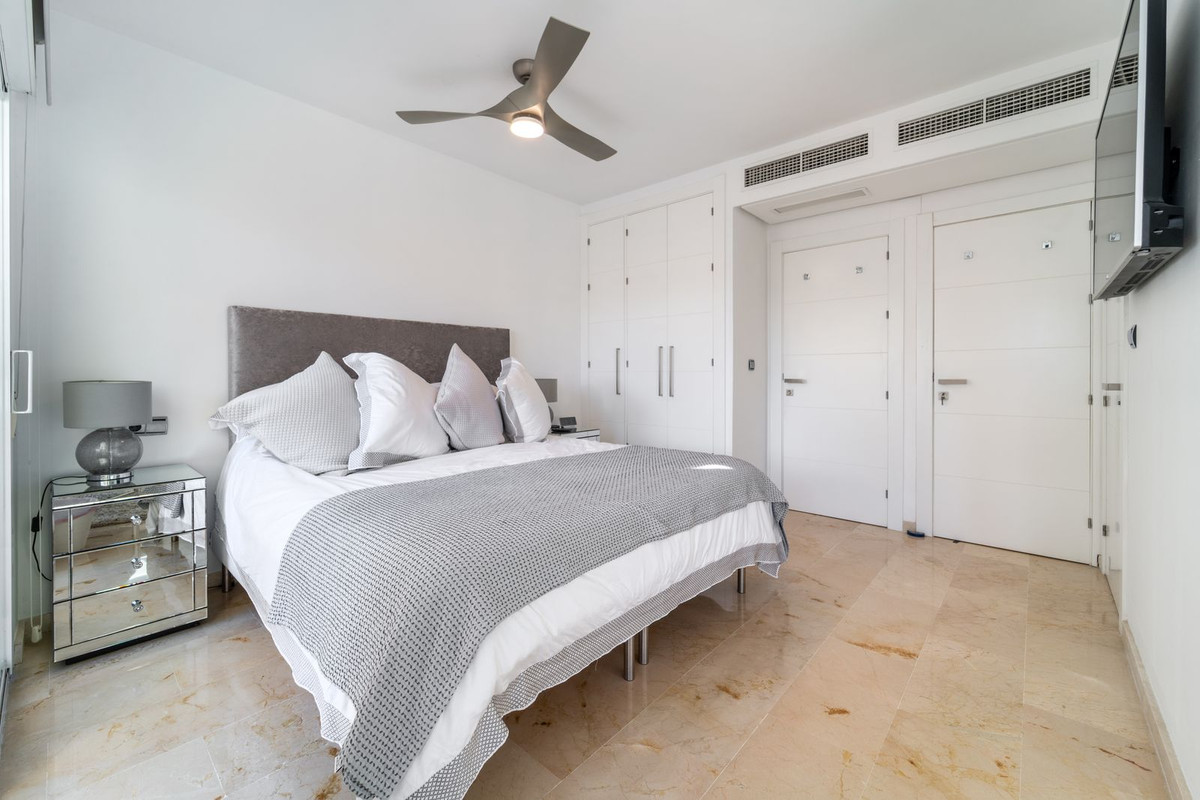 Pareados de 4 dormitorios en venta en Costabella – R5286457