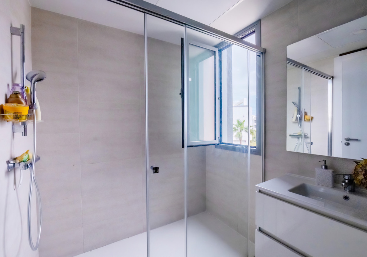 Apartamentos de 2 dormitorios en venta en Selwo – R4992019