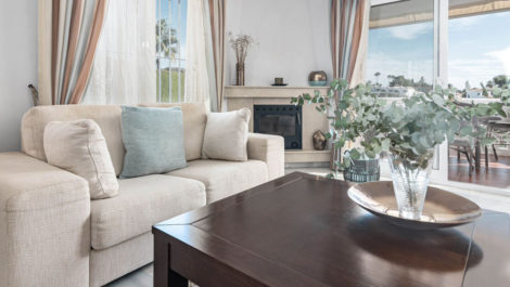 Villas de 3 dormitorios en venta en Calahonda – R5219563