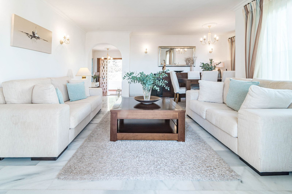 3 bedroom Villas for sale in Calahonda – R5219563