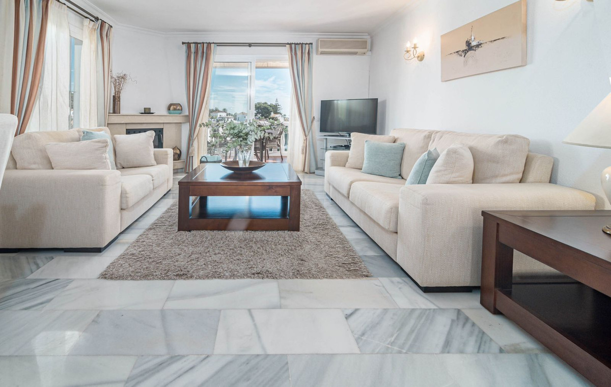 3 bedroom Villas for sale in Calahonda – R5219563