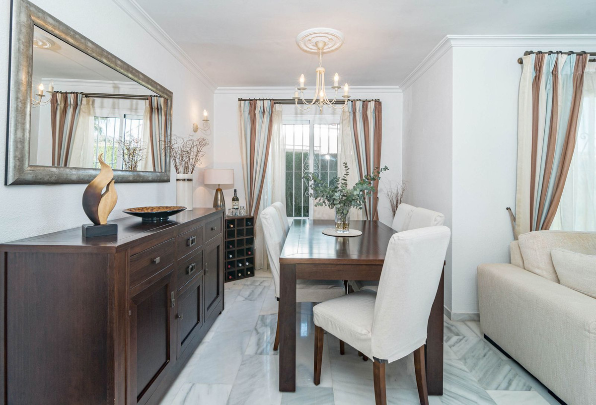 3 bedroom Villas for sale in Calahonda – R5219563