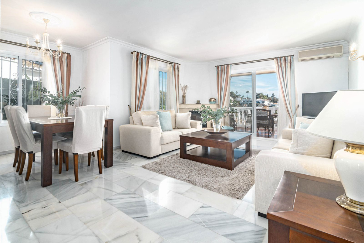 3 bedroom Villas for sale in Calahonda – R5219563