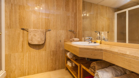 2 bedroom Apartments for sale in Elviria – R5266225