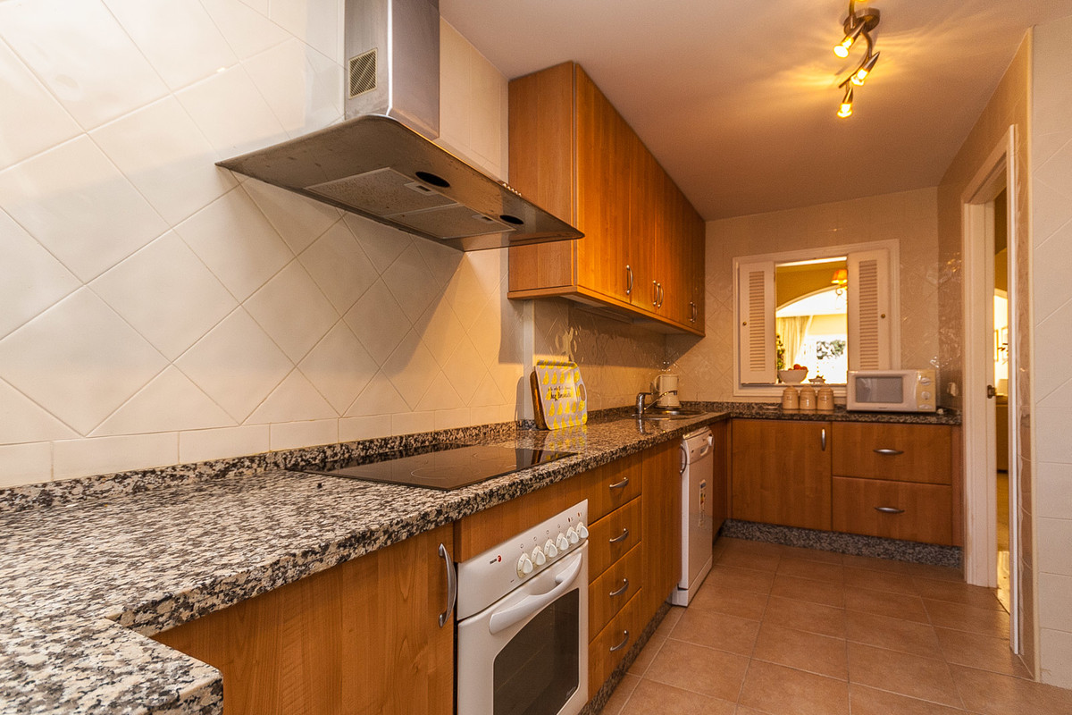 2 bedroom Apartments for sale in Elviria – R5266225