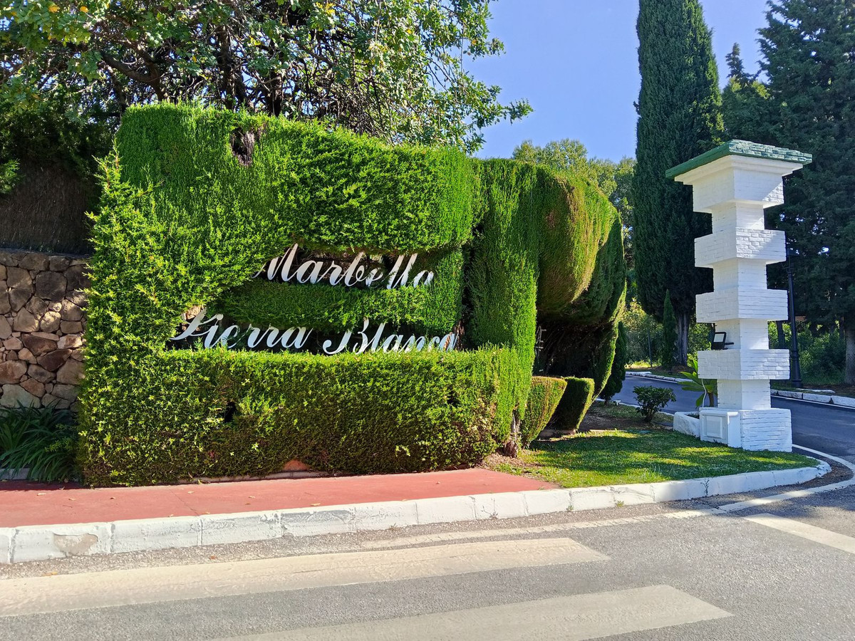3 bedroom Townhouses for sale in Marbella – R5040688 3 bedroom Townhouses for sale in Marbella – R5040688
