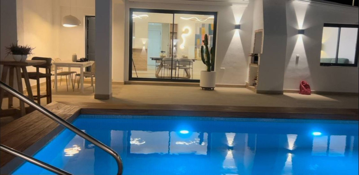 5 bedroom Villas for sale in Costabella – R5188048