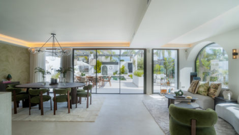 Villas de 6 dormitorios en venta en Las Brisas – R5250505