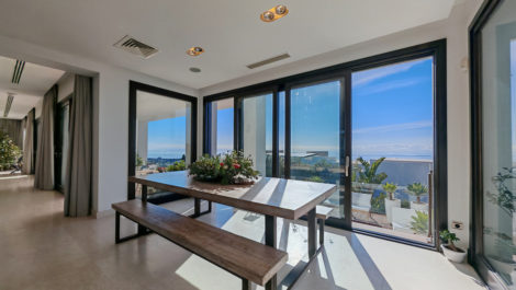 5 bedroom Villas for sale in Altos de los Monteros – R5271814