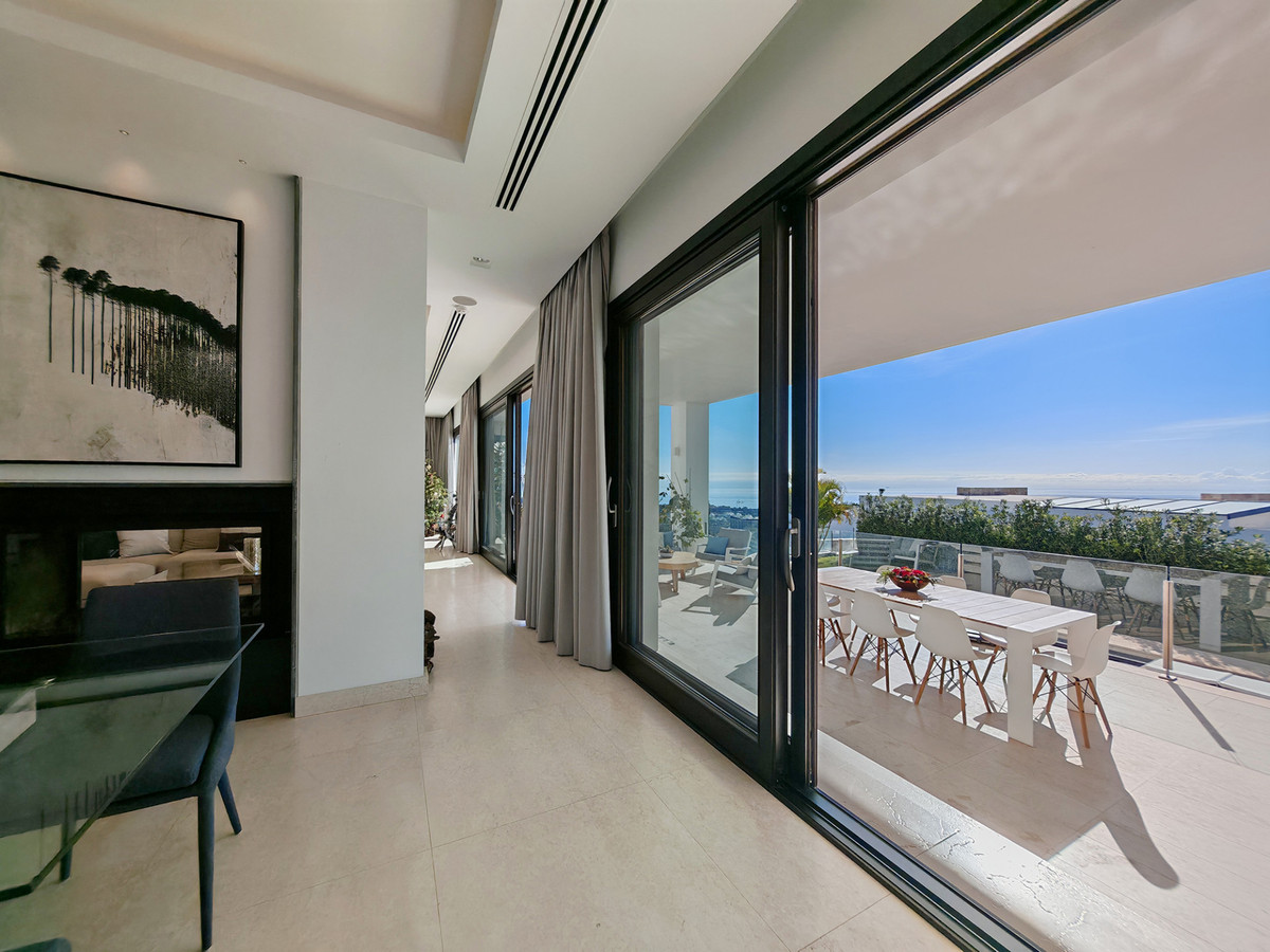 5 bedroom Villas for sale in Altos de los Monteros – R5271814