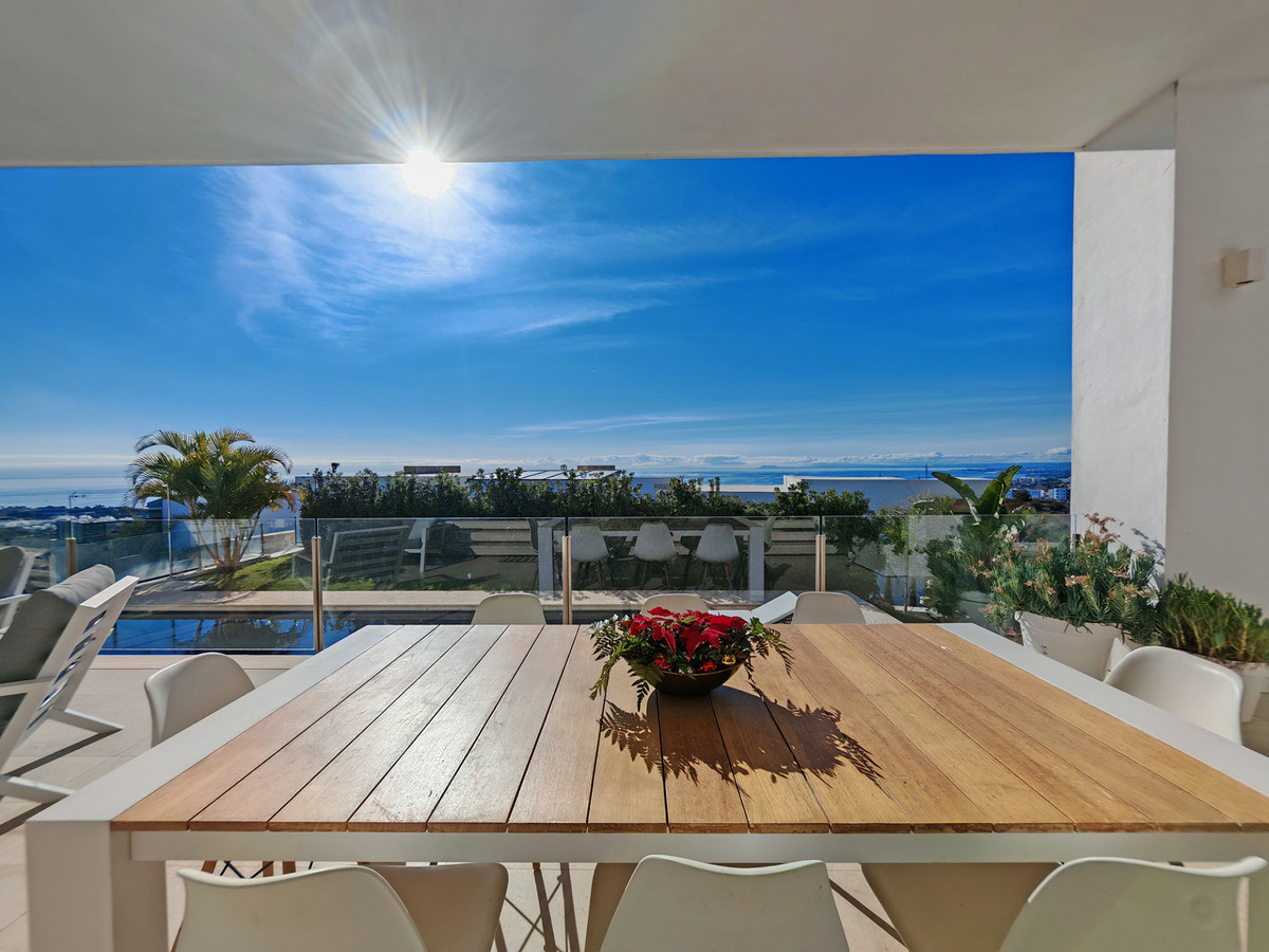 5 bedroom Villas for sale in Altos de los Monteros – R5271814