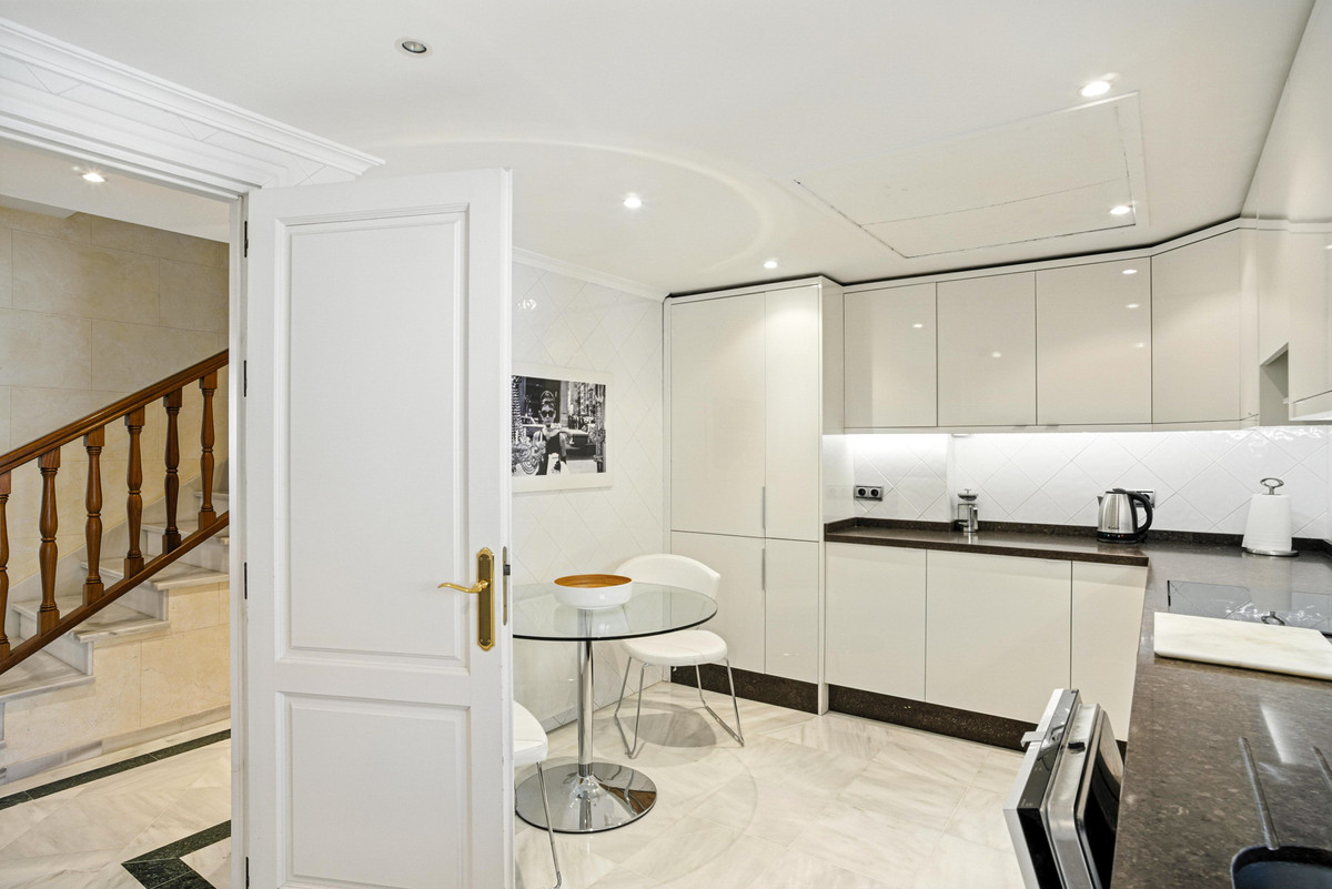 3 bedroom Apartments for sale in Milla de Oro – R5076520