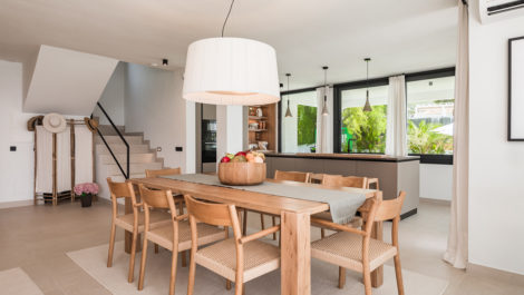 6 bedroom Villas for sale in Marbella – R5272630