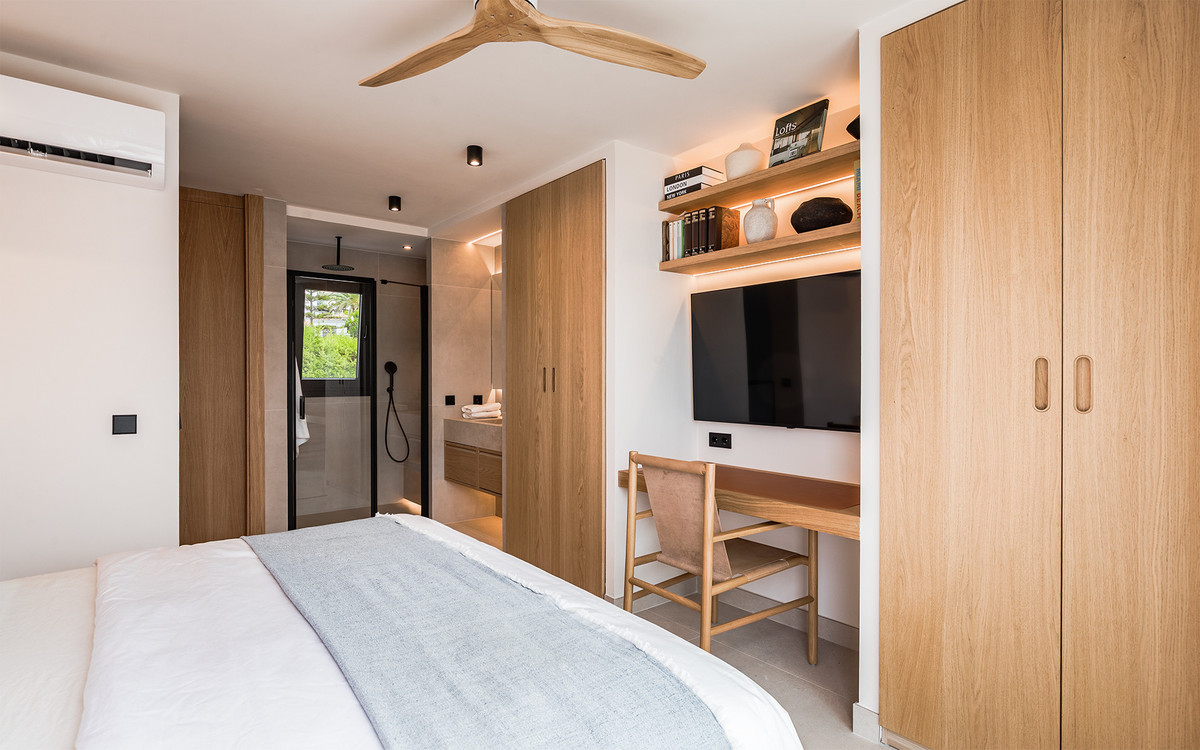 6 bedroom Villas for sale in Marbella – R5272630 6 bedroom Villas for sale in Marbella – R5272630