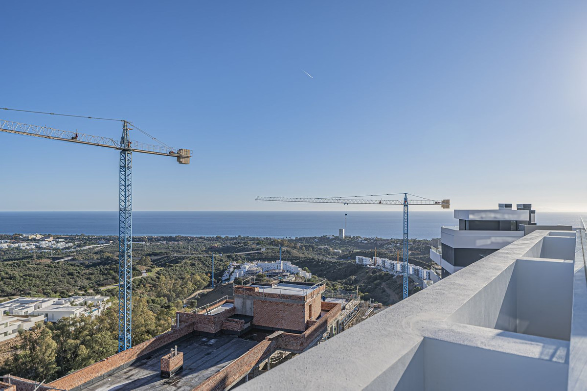 3 bedroom Apartments for sale in Altos de los Monteros – R5236594