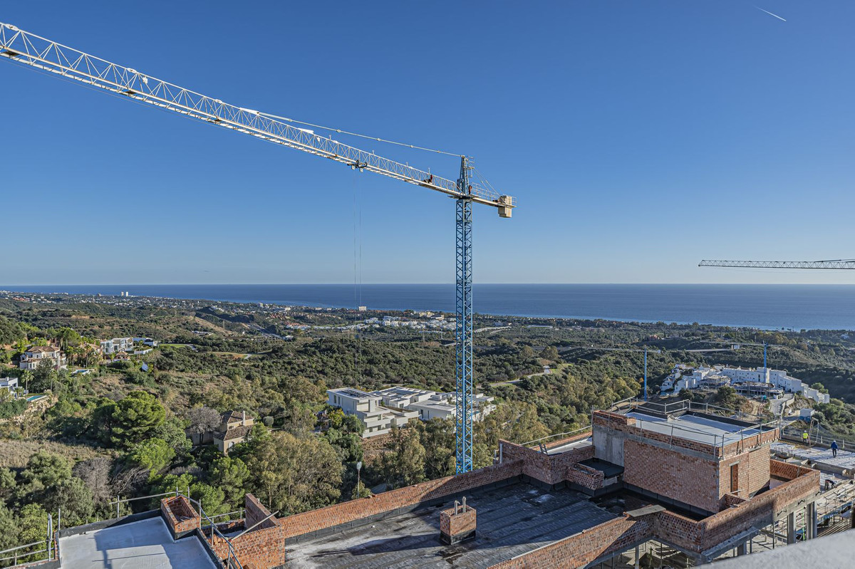 3 bedroom Apartments for sale in Altos de los Monteros – R5236594