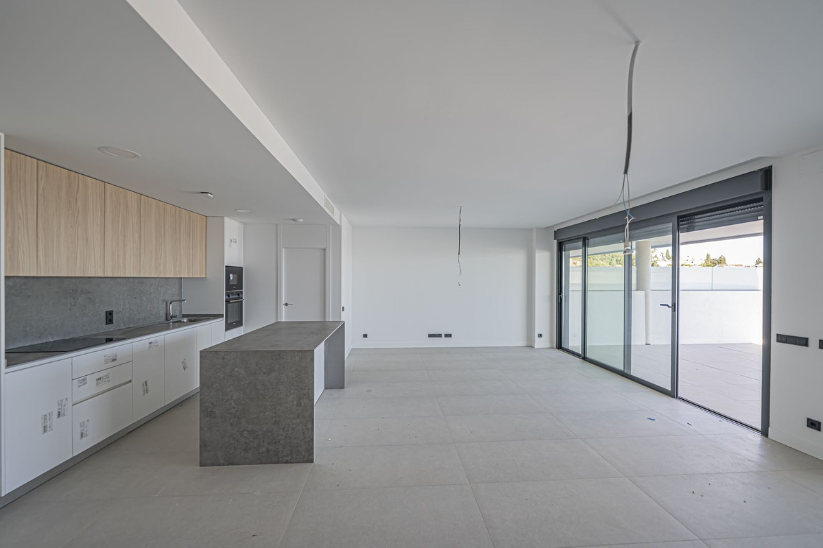 3 bedroom Apartments for sale in Altos de los Monteros – R5236594