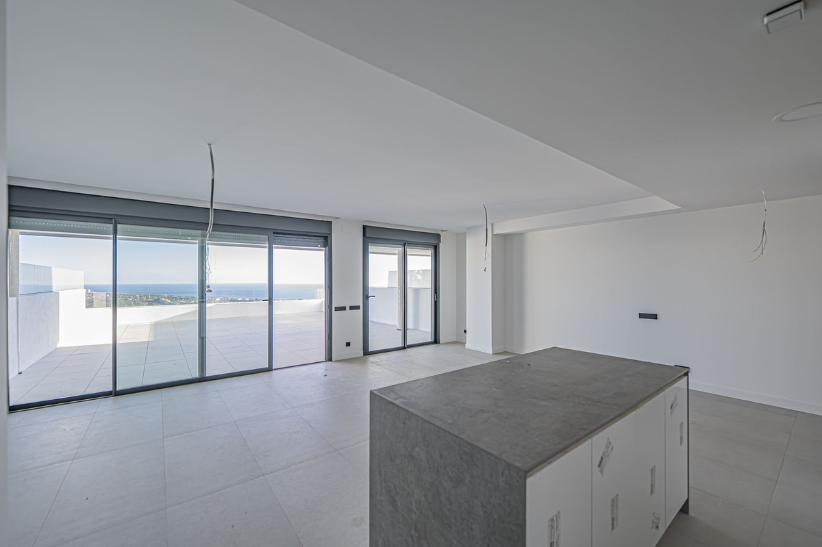 3 bedroom Apartments for sale in Altos de los Monteros – R5236594