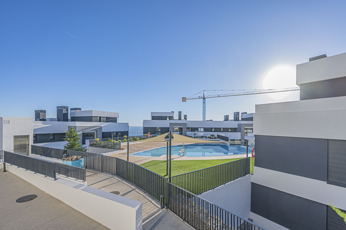 3 bedroom Apartments for sale in Altos de los Monteros – R5236594