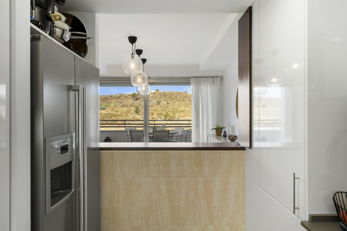 3 bedroom Apartments for sale in La Cala de Mijas – R5172808