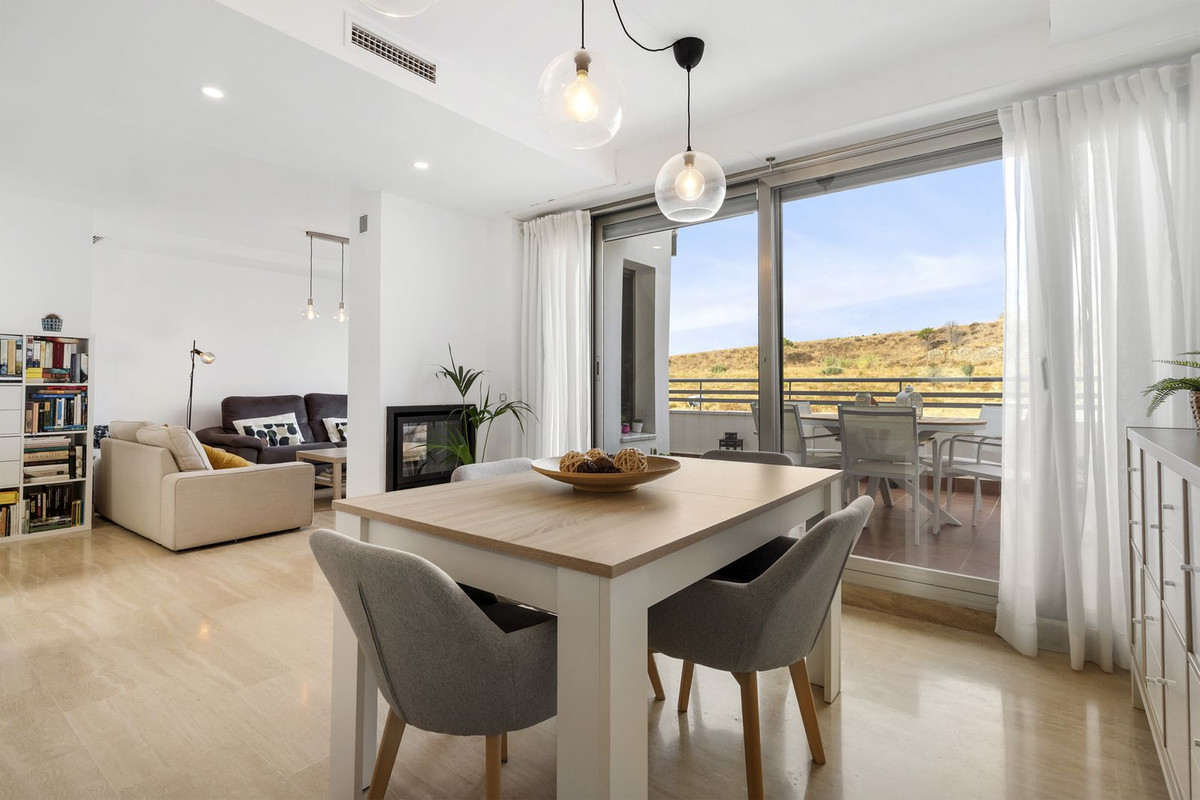 3 bedroom Apartments for sale in La Cala de Mijas – R5172808