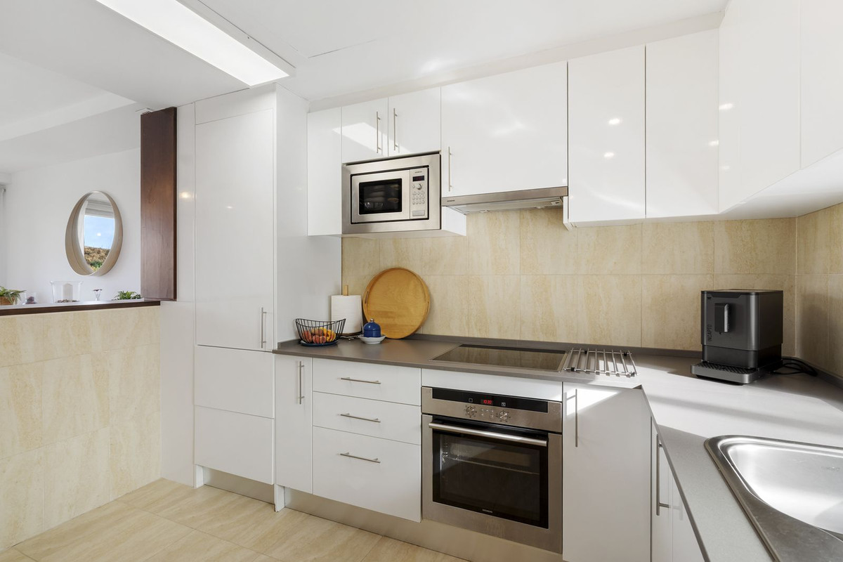 3 bedroom Apartments for sale in La Cala de Mijas – R5172808