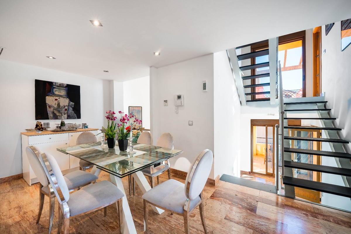 4 bedroom Semi-detached for sale in Riviera del Sol – R5288242