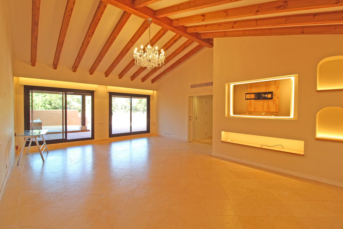 4 bedroom Penthouses for sale in Guadalmina Baja – R5210857