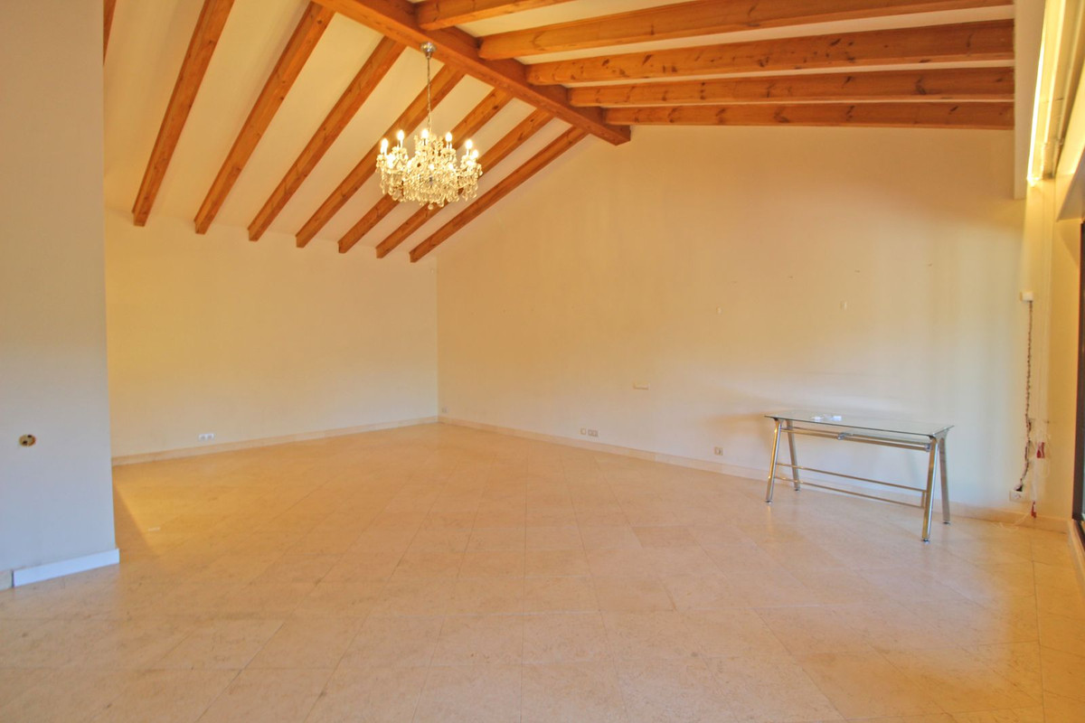 4 bedroom Penthouses for sale in Guadalmina Baja – R5210857