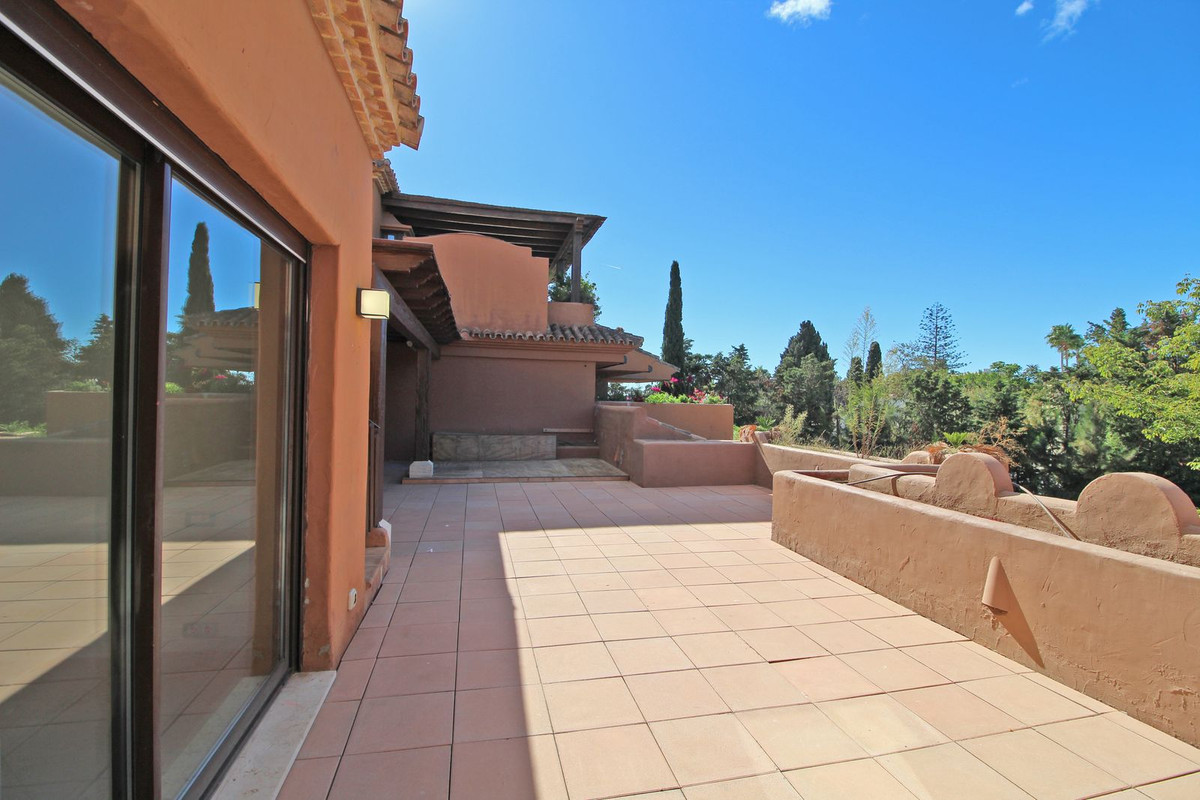 4 bedroom Penthouses for sale in Guadalmina Baja – R5210857