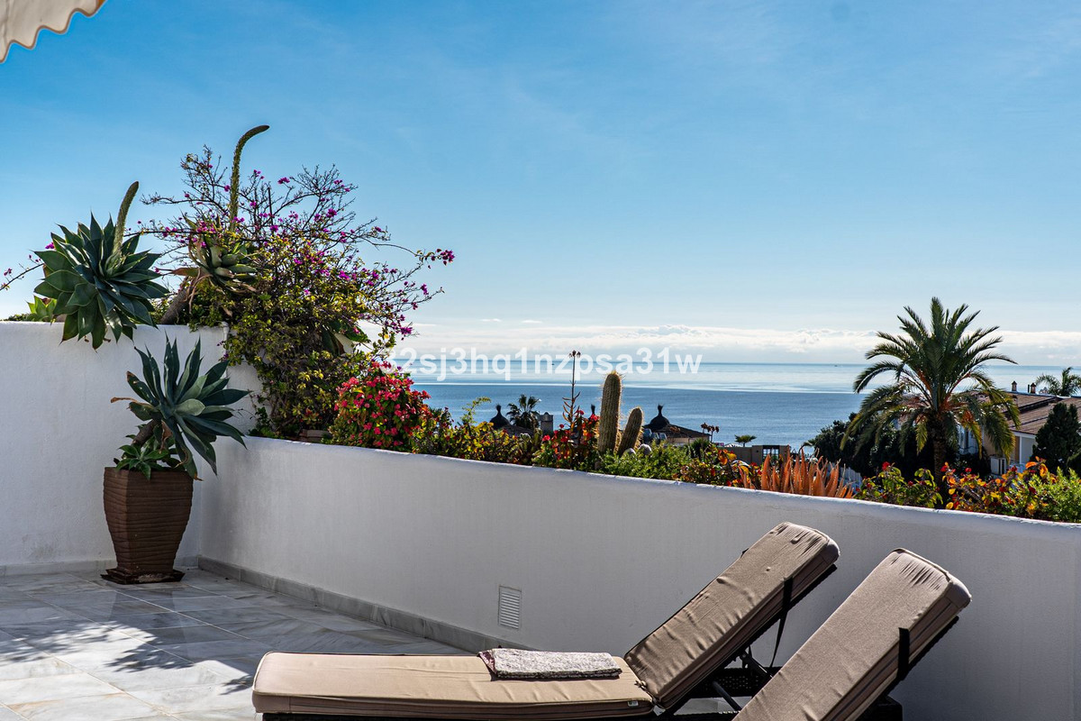 4 bedroom Apartments for sale in Guadalmina Baja – R5259682