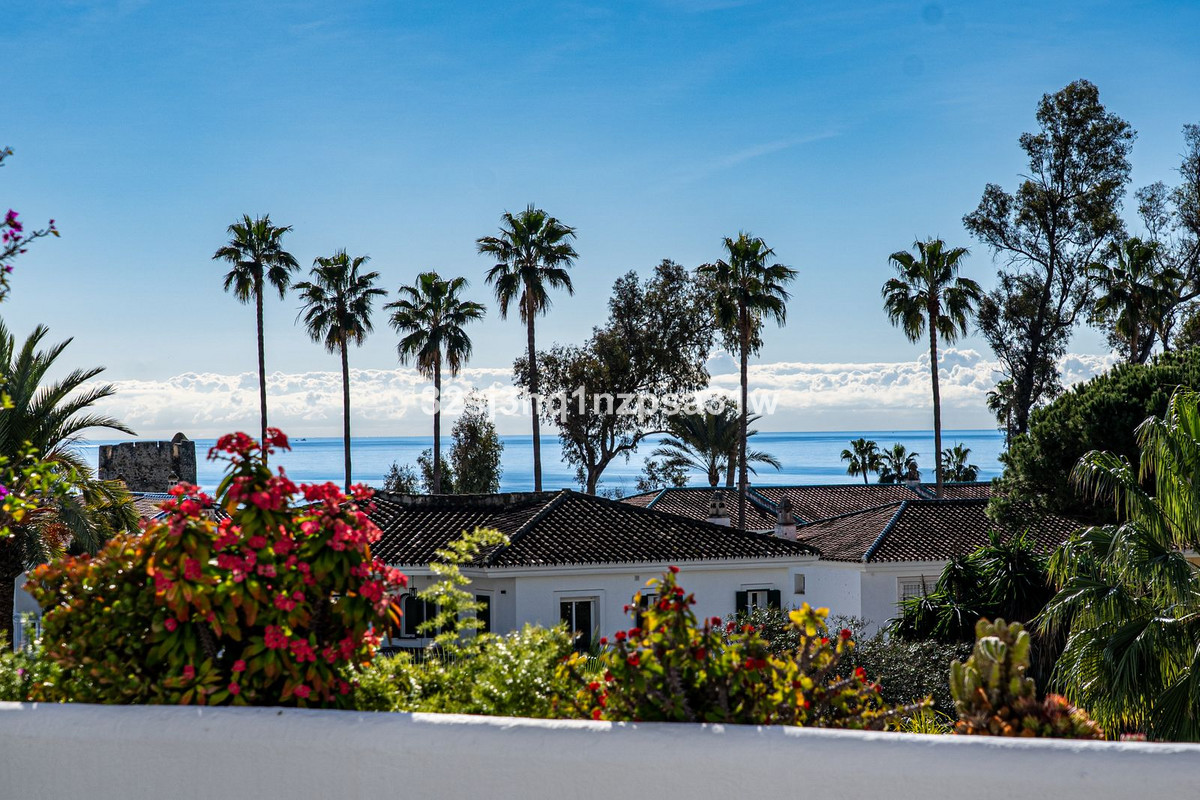 4 bedroom Apartments for sale in Guadalmina Baja – R5259682