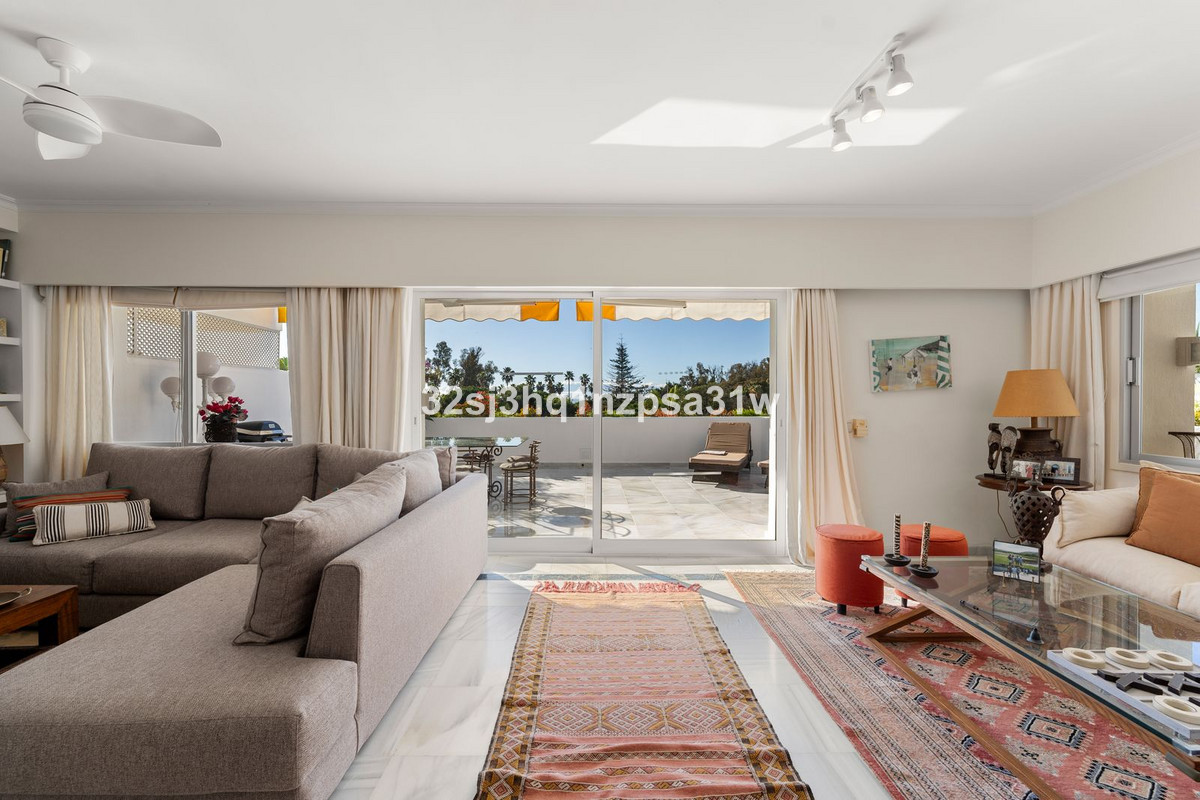 4 bedroom Apartments for sale in Guadalmina Baja – R5259682