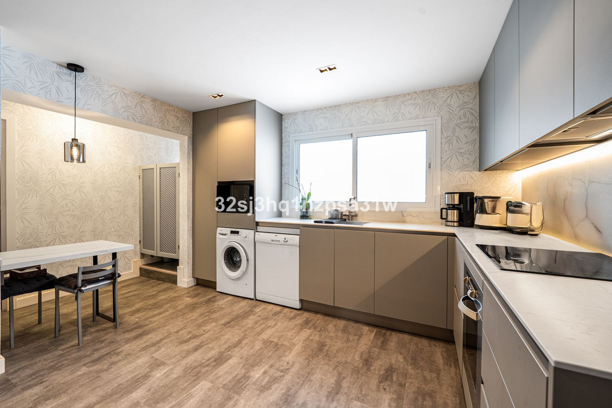 4 bedroom Apartments for sale in Guadalmina Baja – R5259682