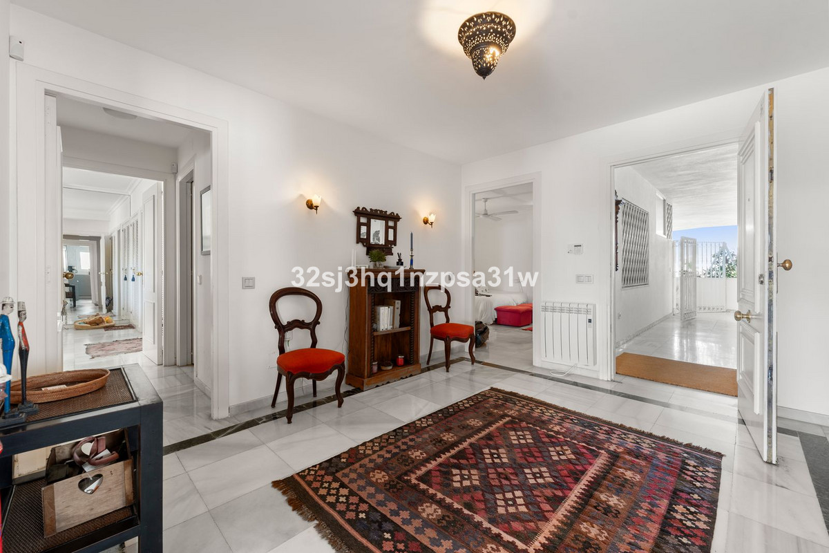 4 bedroom Apartments for sale in Guadalmina Baja – R5259682