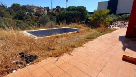 5 bedroom Villas for sale in Elviria – R5196556