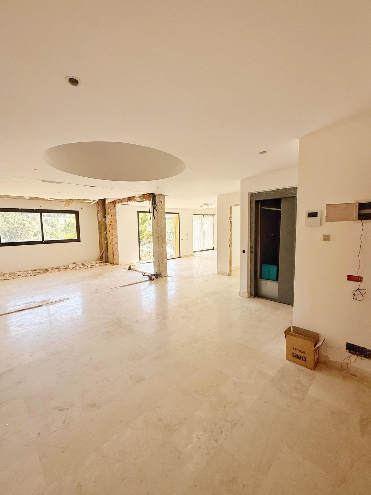 5 bedroom Villas for sale in Elviria – R5196556