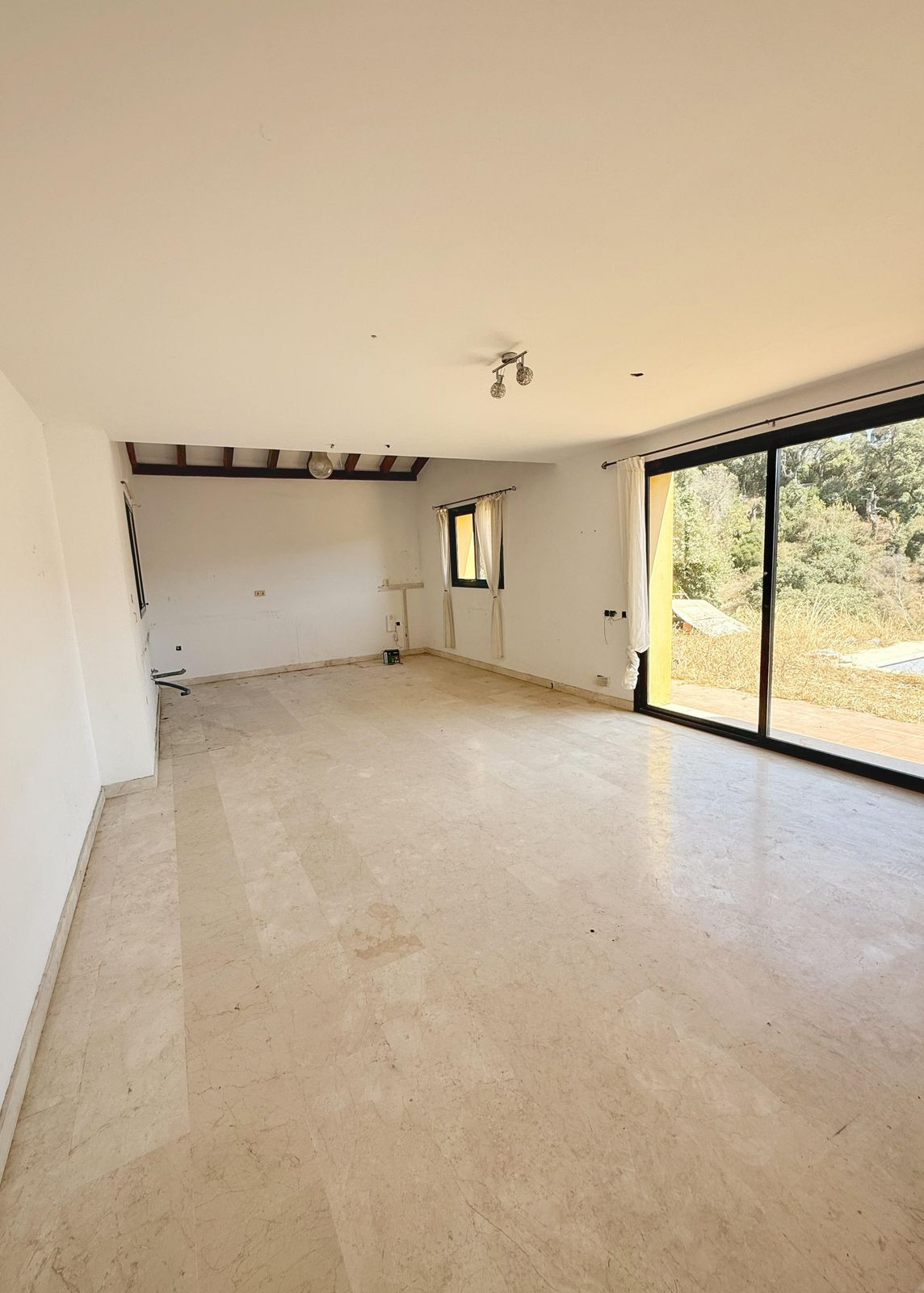 5 bedroom Villas for sale in Elviria – R5196556