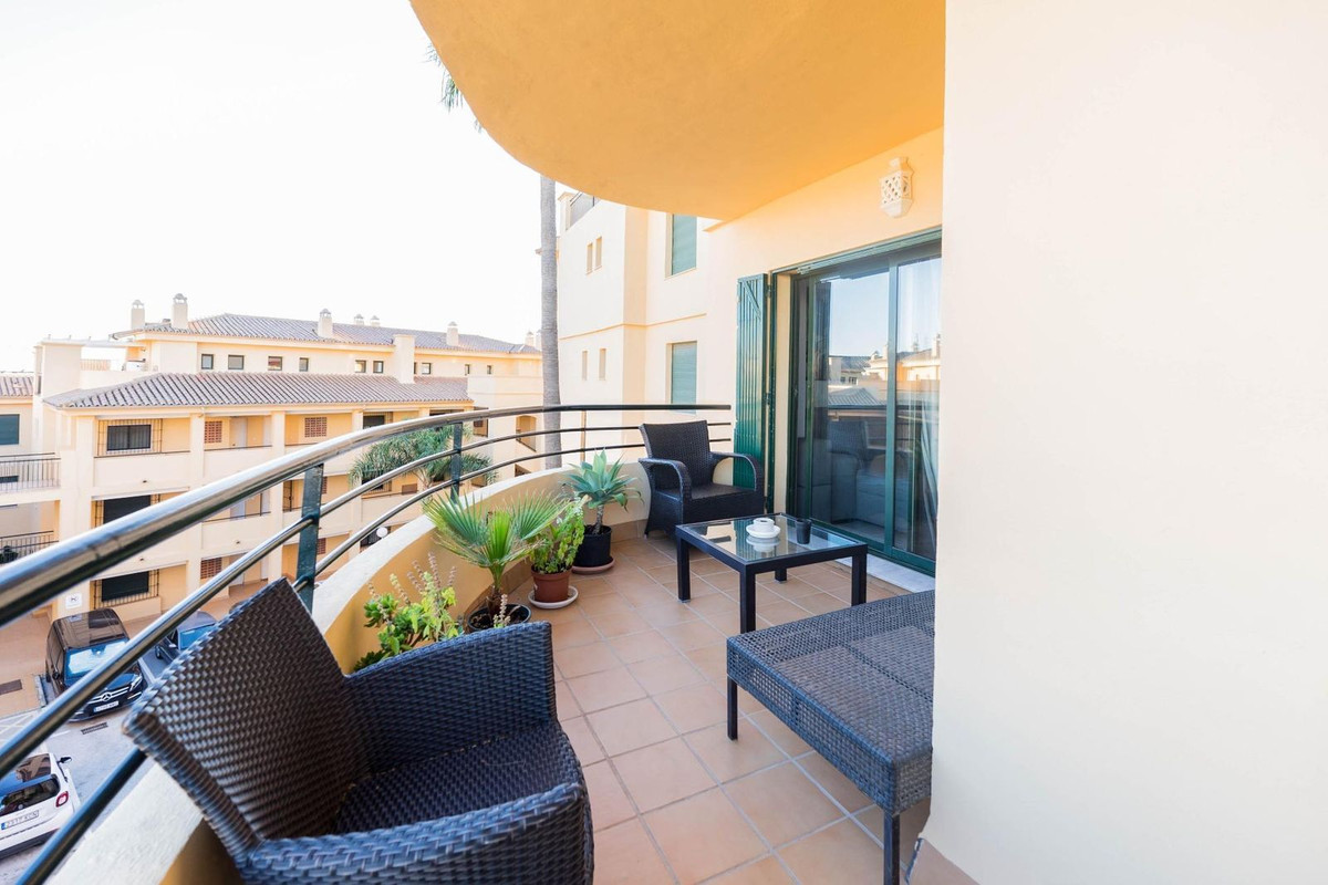 2 bedroom Apartments for sale in Riviera del Sol – R5237305